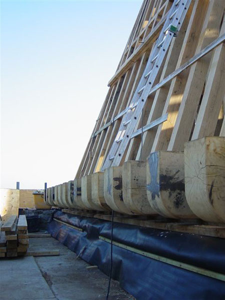 Restauration de la collégiale de soignies par CCBOIS spécialiste de la chaprente en bois en belgique