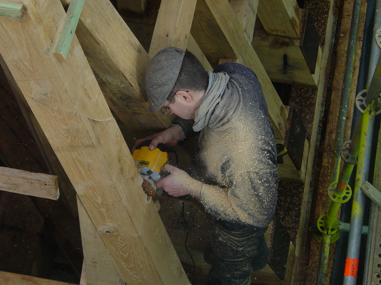 Restauration de la collégiale de soignies par CCBOIS spécialiste de la chaprente en bois en belgique