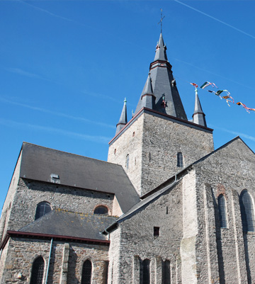 Restauration de la collégiale de soignies par CCBOIS spécialiste de la chaprente en bois en belgique